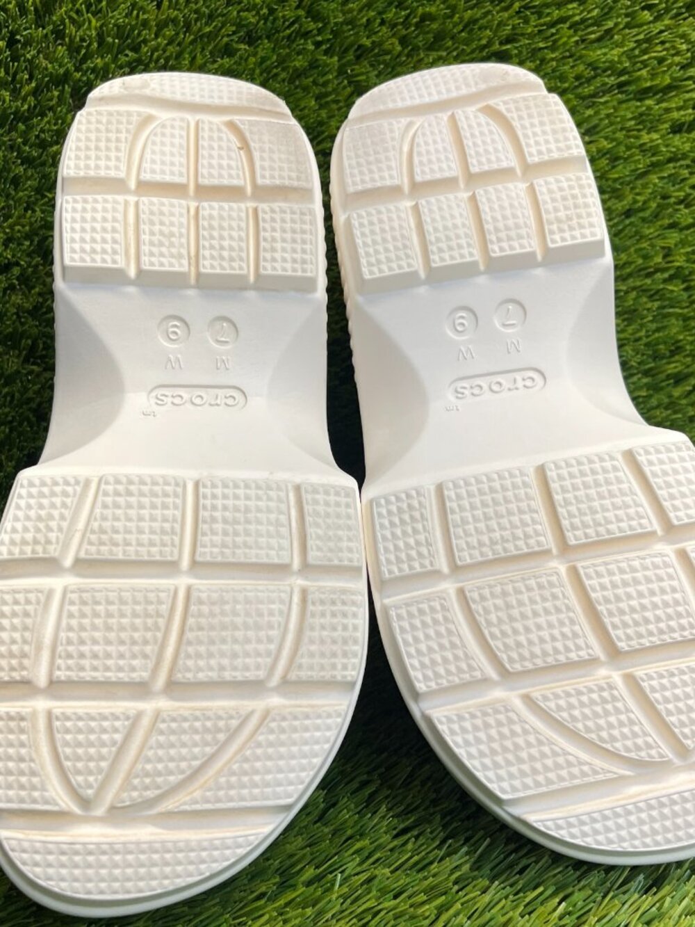 Crocs Stomp Womens Size 9 Ivory Beach Walking Outdoor Platform Slide Sandals - Picture 7 of 10